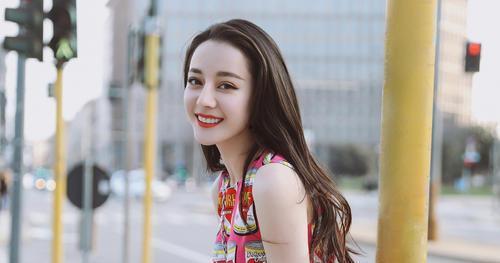 娱乐吃瓜迪丽热巴,娱乐圈的瓜田女王,揭秘她的吃瓜日常